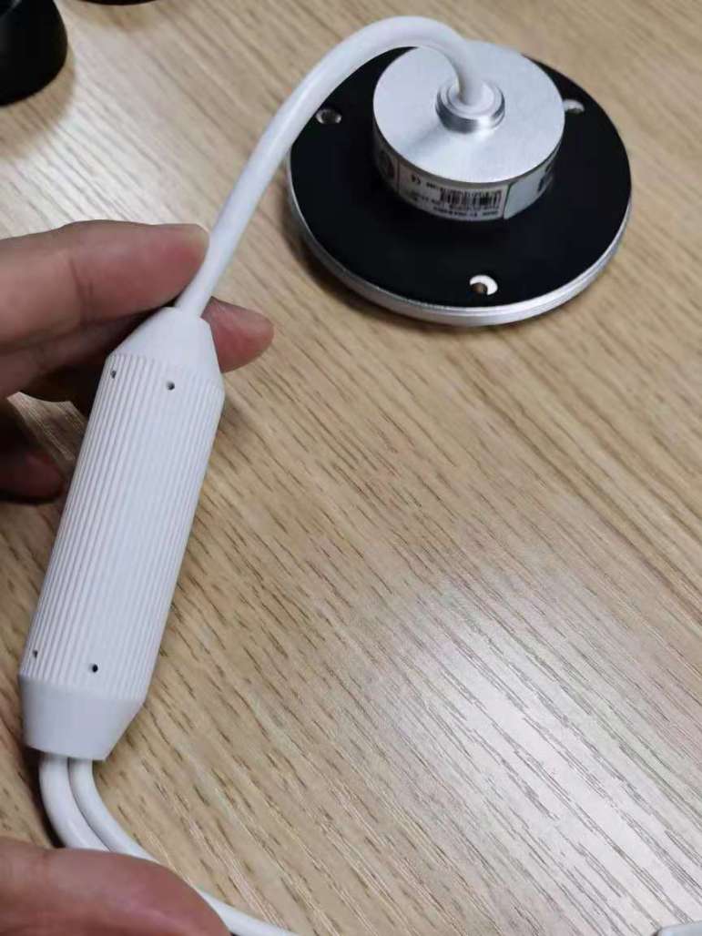 找产品：线载POE尾线