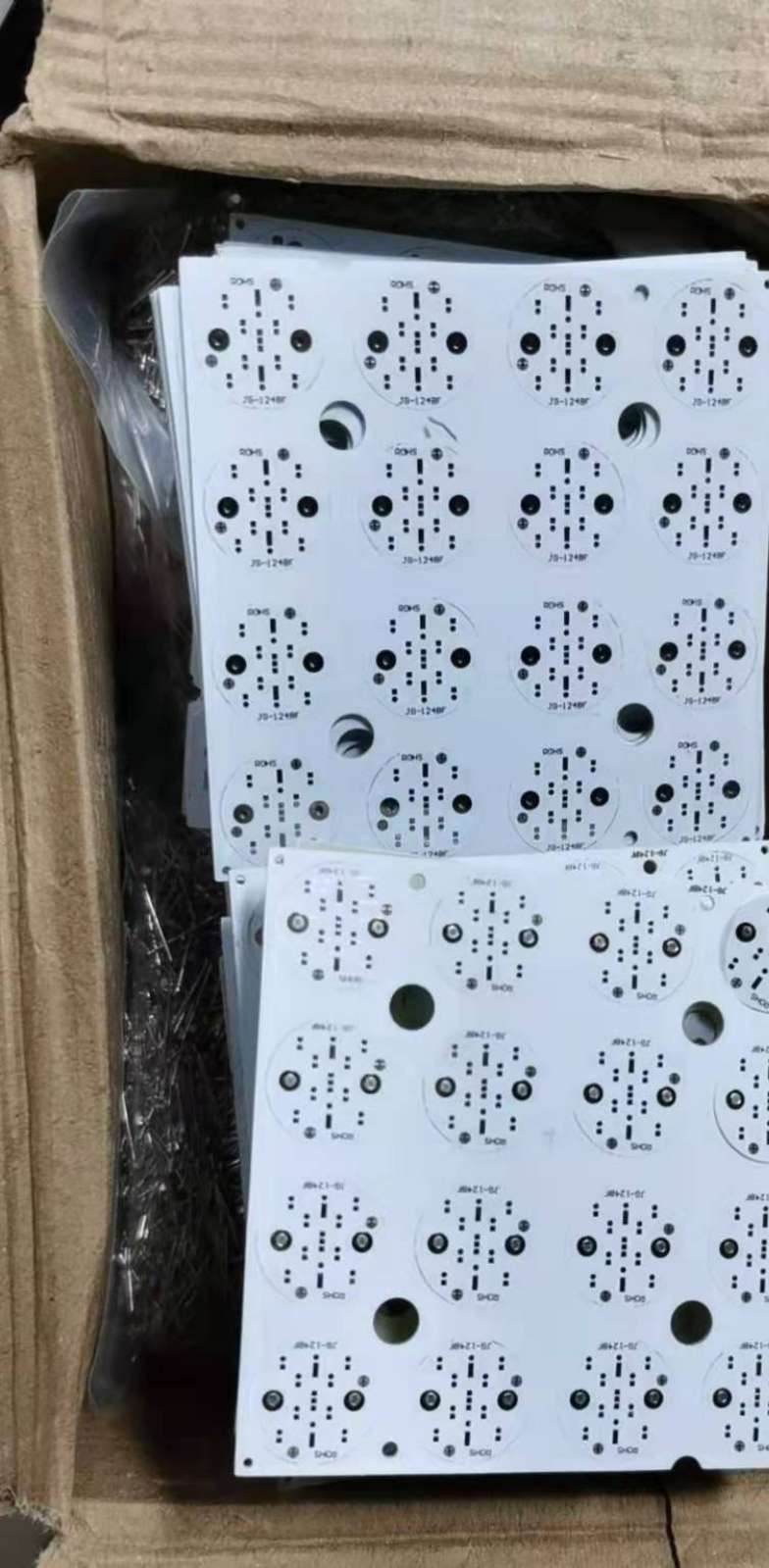 找产品：拉伸膜自动打包机+PCB针脚自动对准机