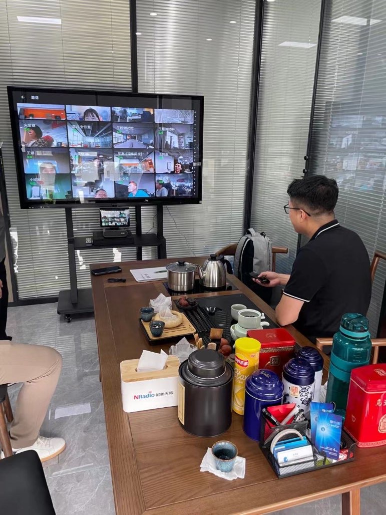 找产品：会议一体机