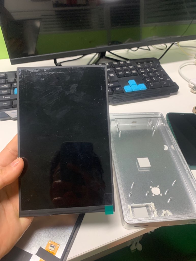 找产品：8寸液晶显示屏