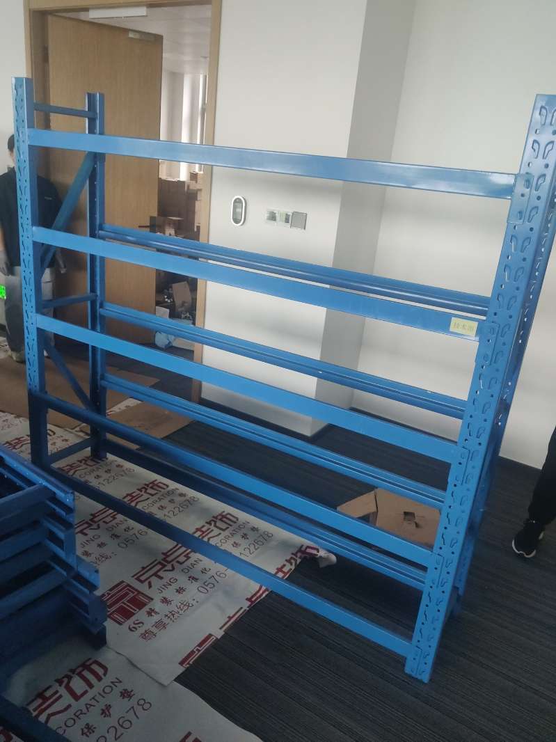 找产品：物料架
