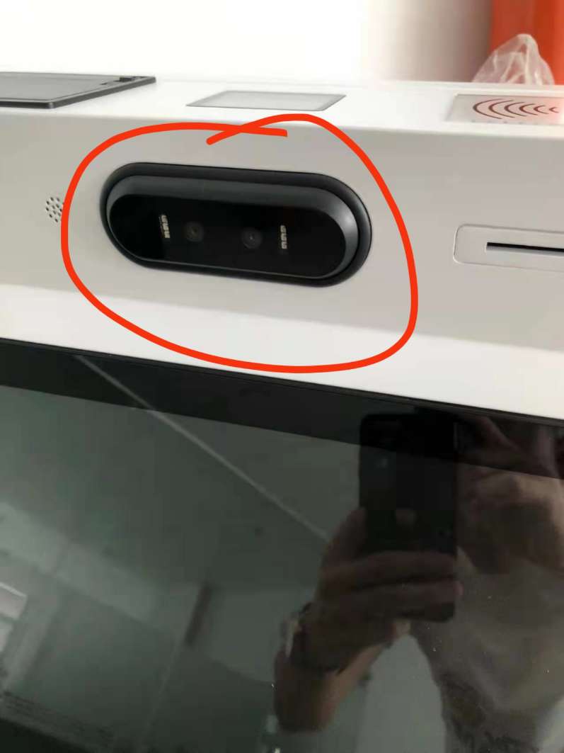 找产品：摄像头双目