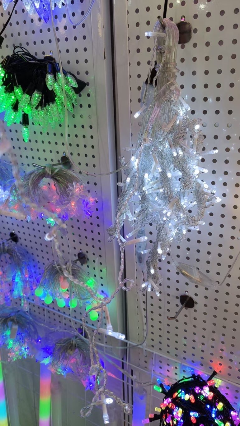 找产品：窗帘灯/灯串