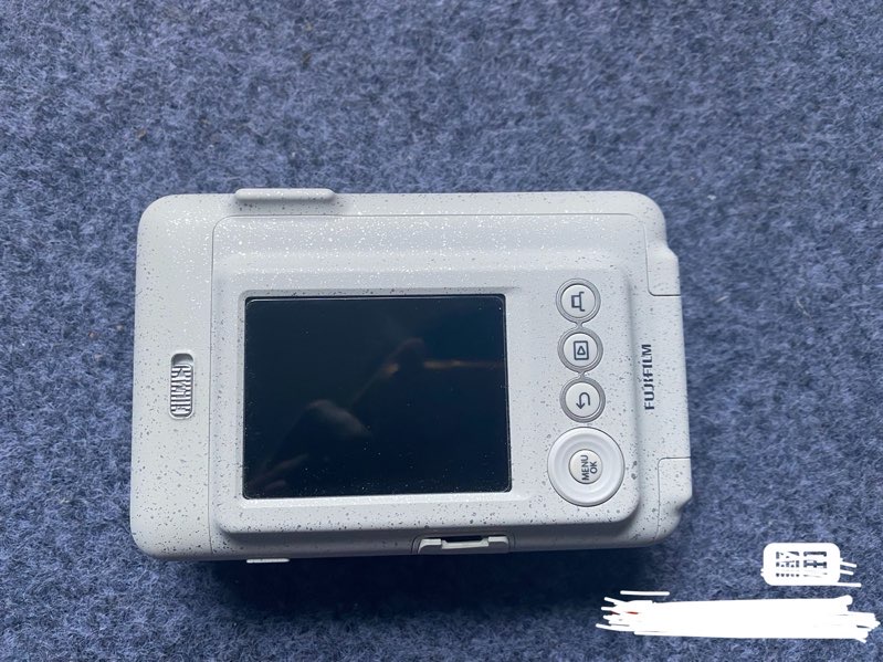 找产品：拍立得相机一体成型