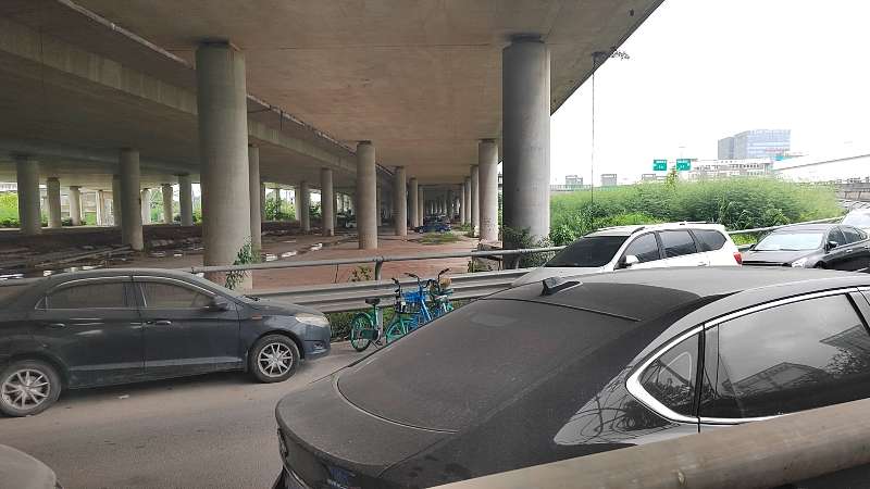 有项目找协助：桥底无人值守停车场设计