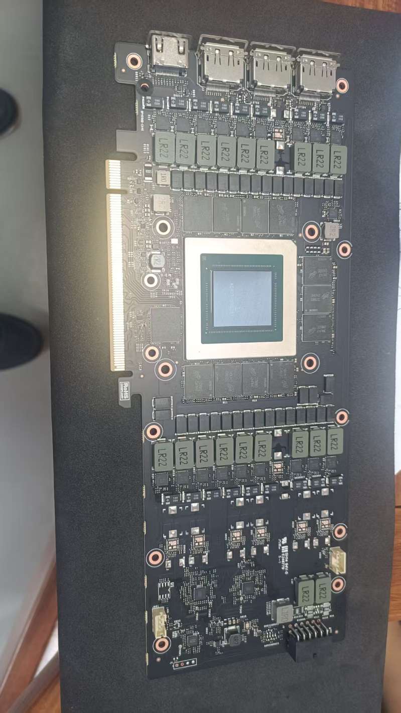 找芯片：AD102-301-A1