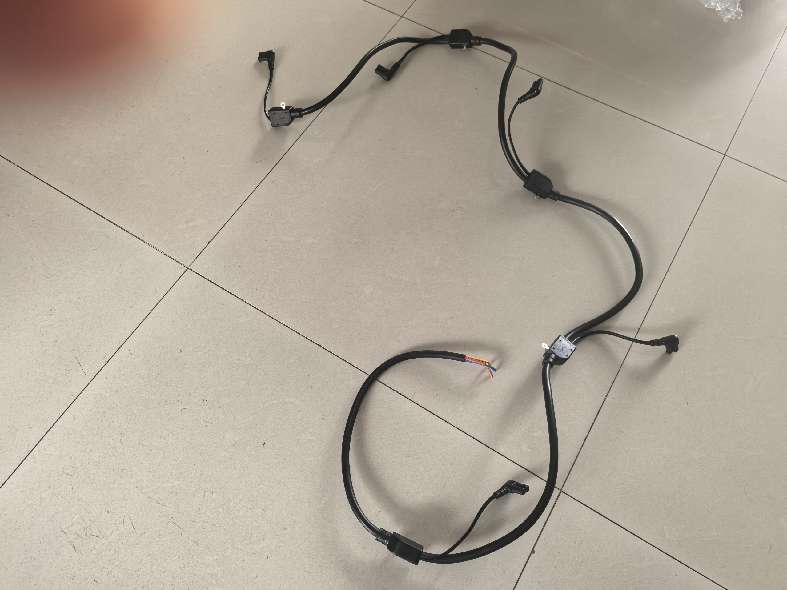 找产品：一拖6/一拖10电源线