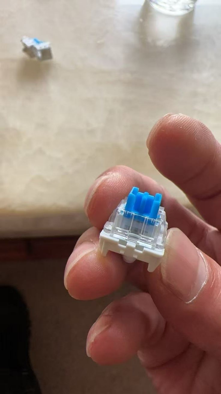 找产品：键盘键轴