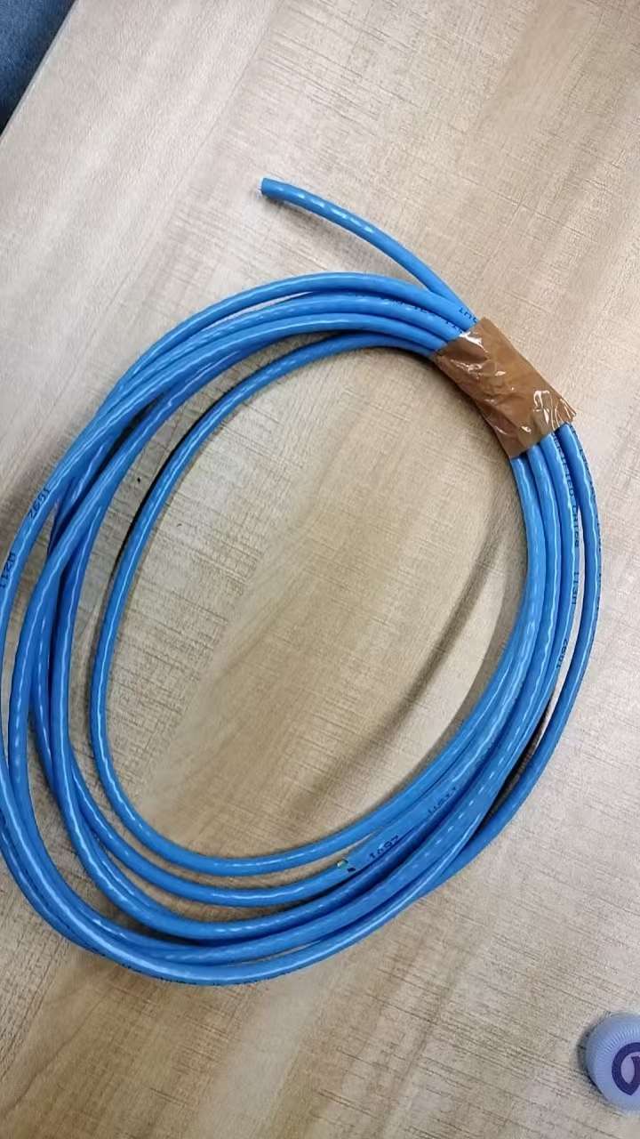 找配件：网线